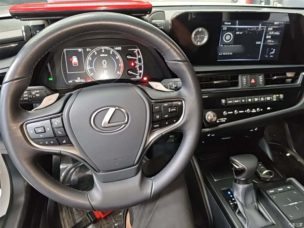 Lexus ES, 2022 10