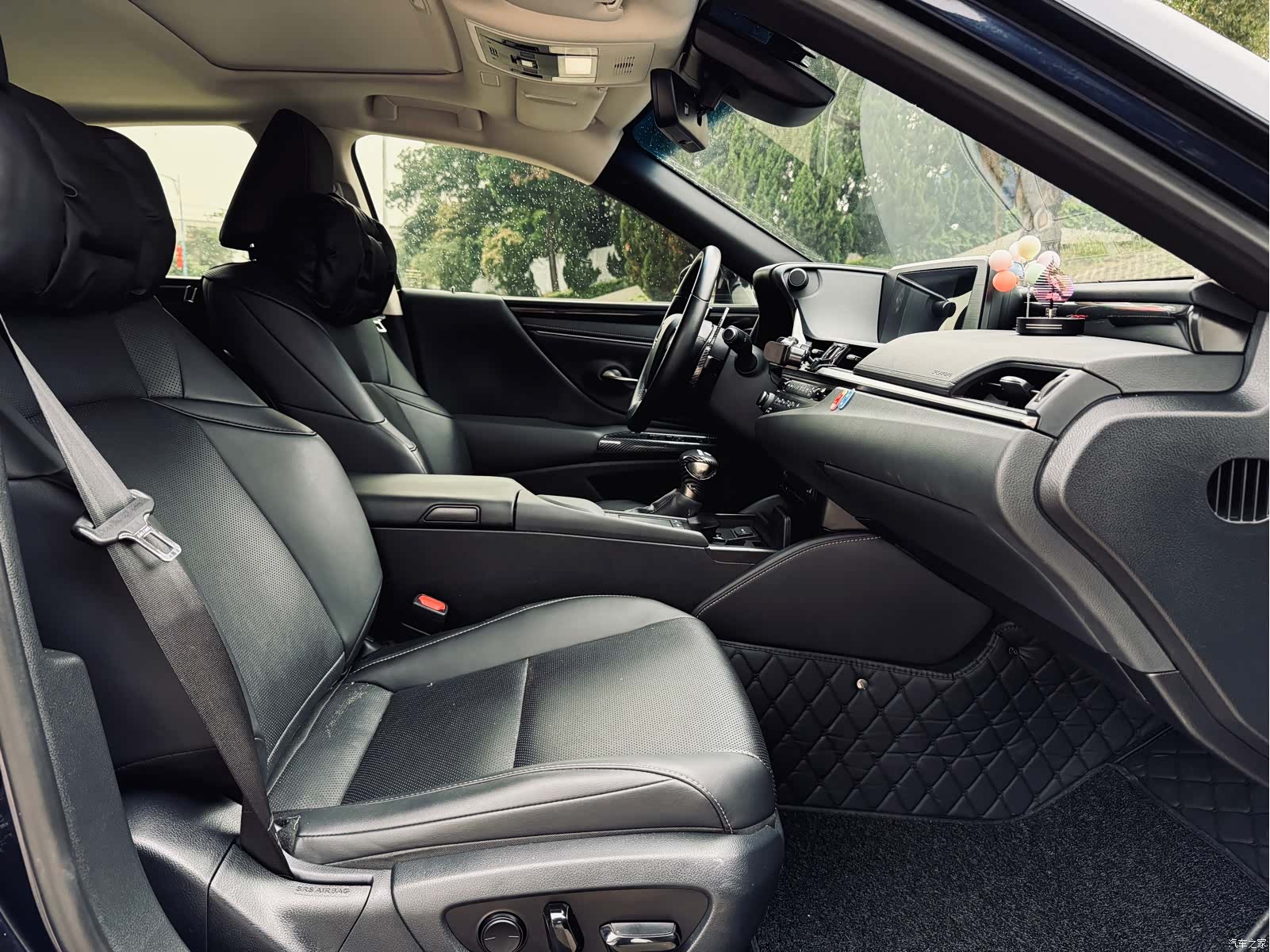 Lexus ES, 2019 25