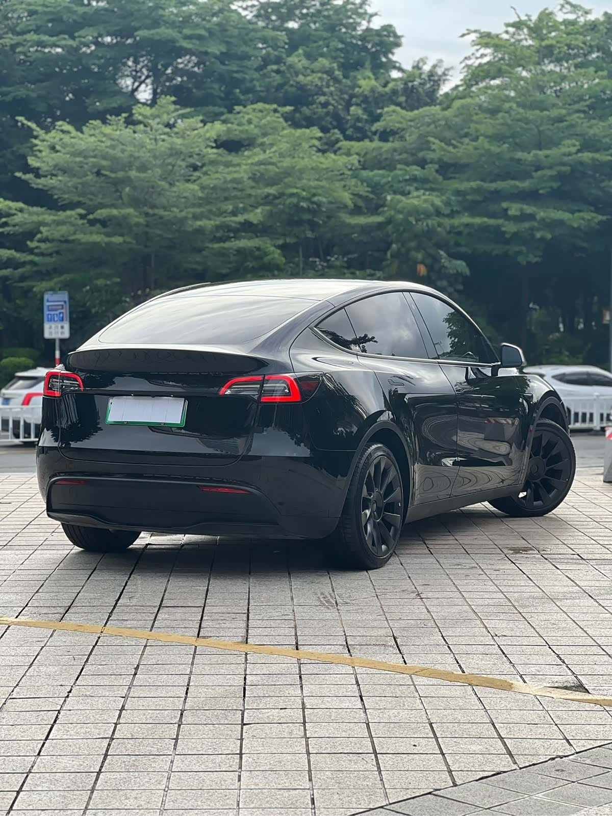 Tesla Model Y, 2022 11