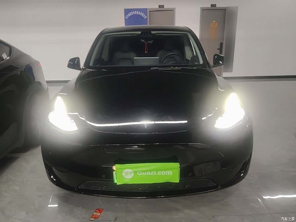 Tesla Model Y, 2023 3