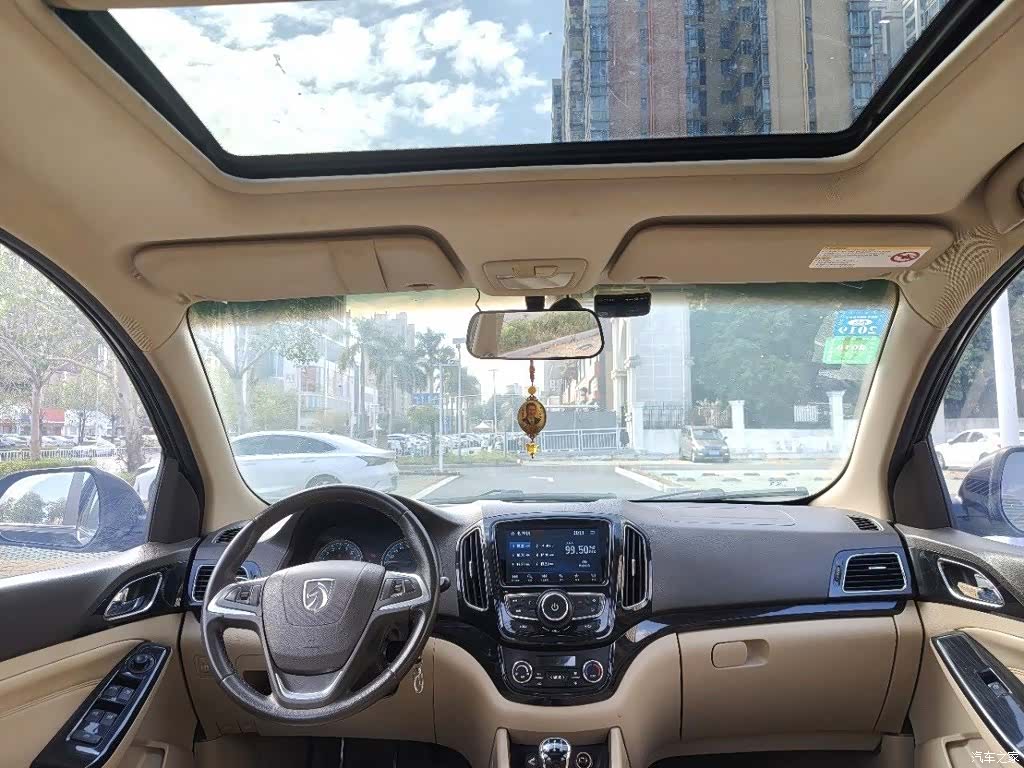 Wuling 730, 2015 6