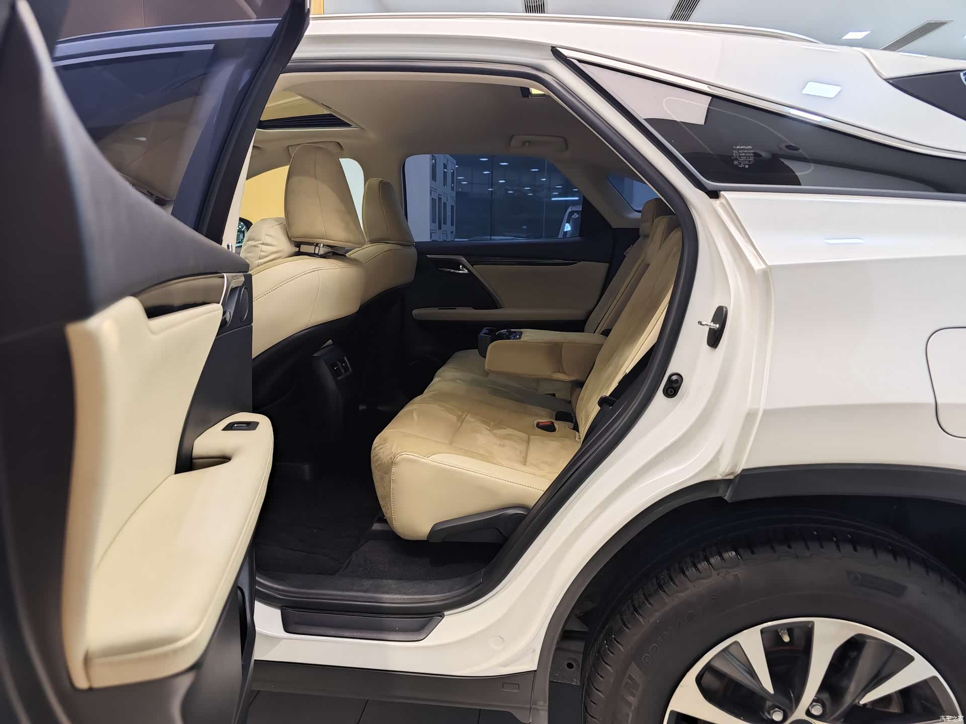 Lexus RX, 2022 25