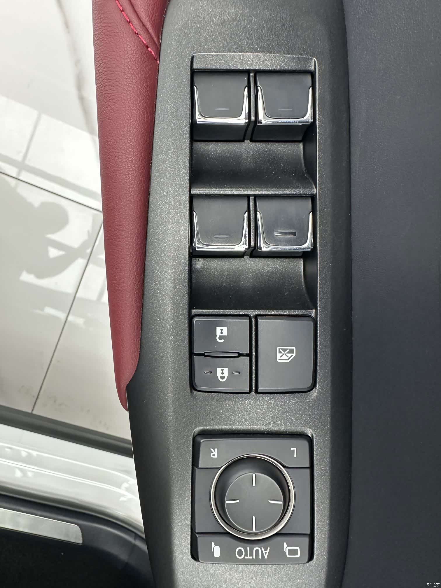 Lexus NX, 2021 11