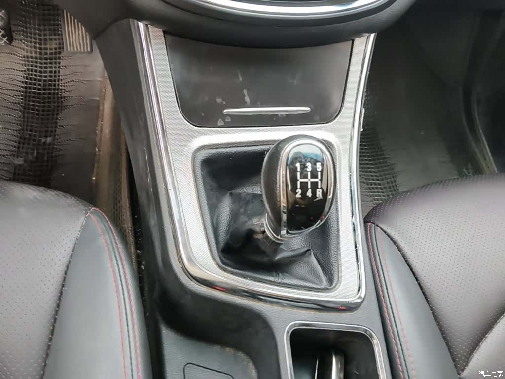 Wuling 560, 2016 14