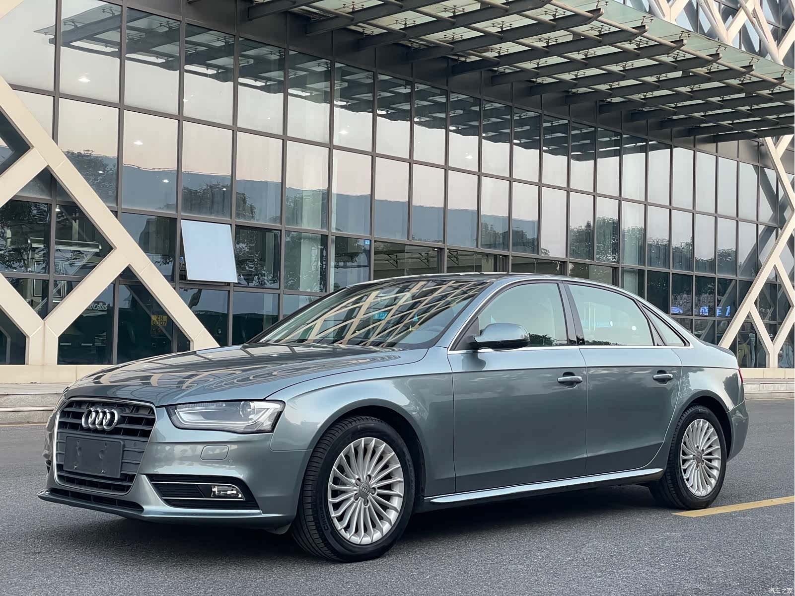 Audi A4L, 2015 1
