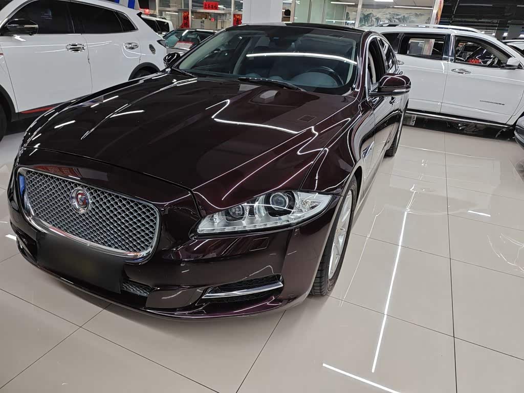 Jaguar XJ