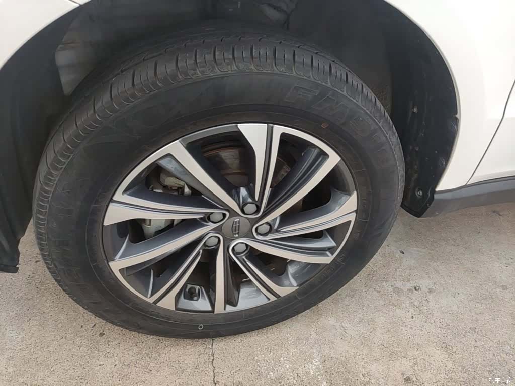 Geely X6, 2020 23