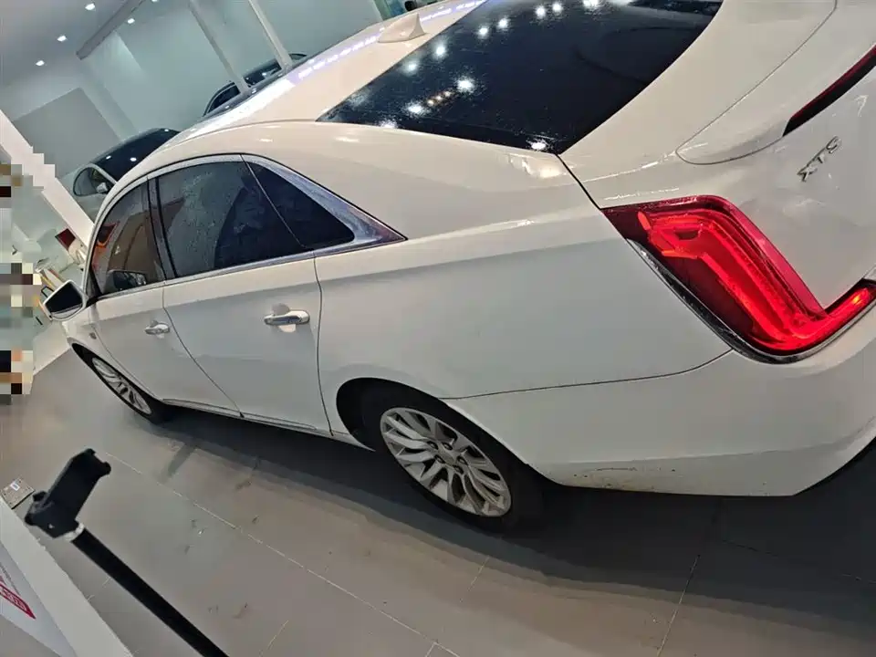 Cadillac XTS