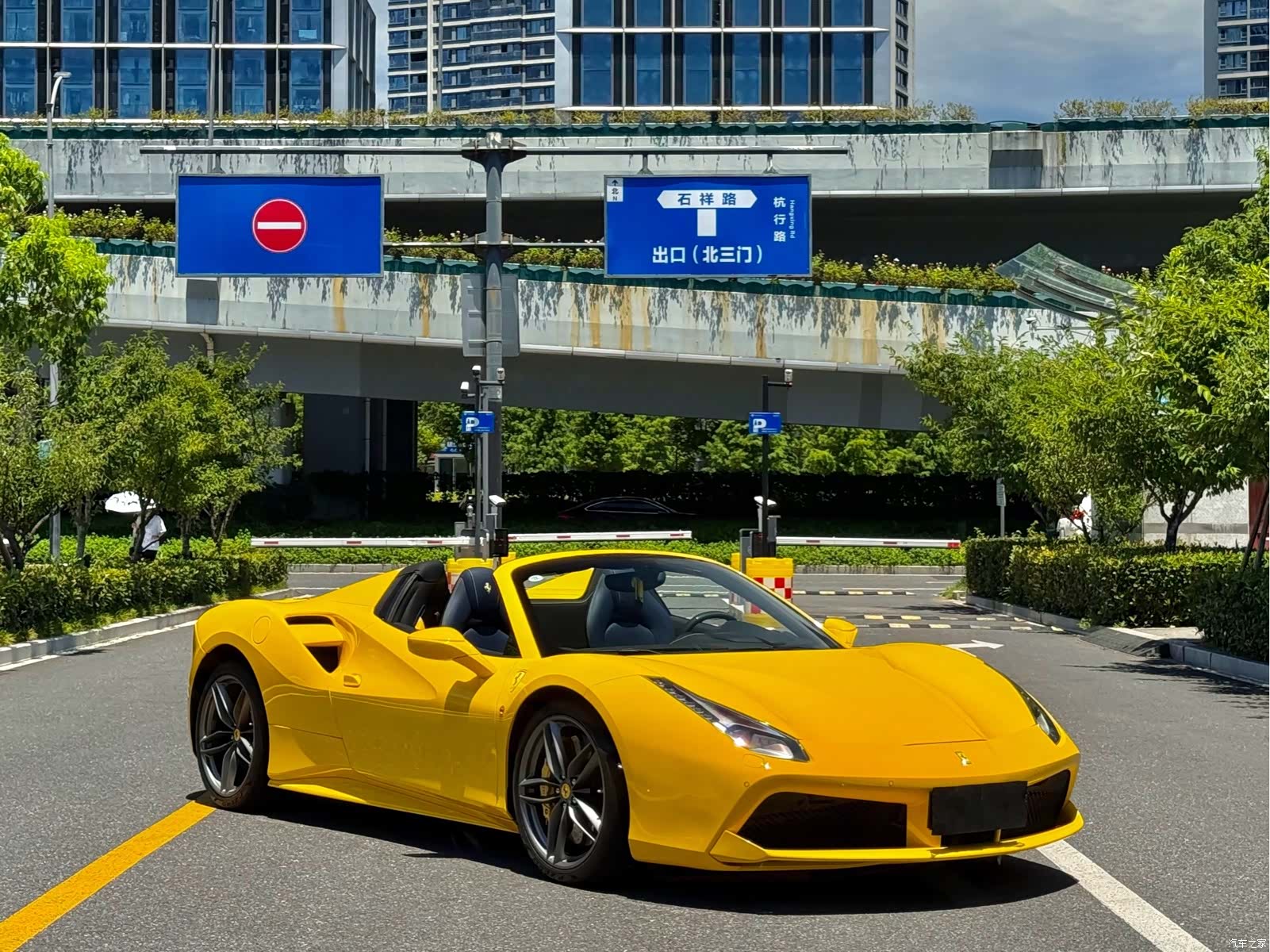 Ferrari 488, 2018 2