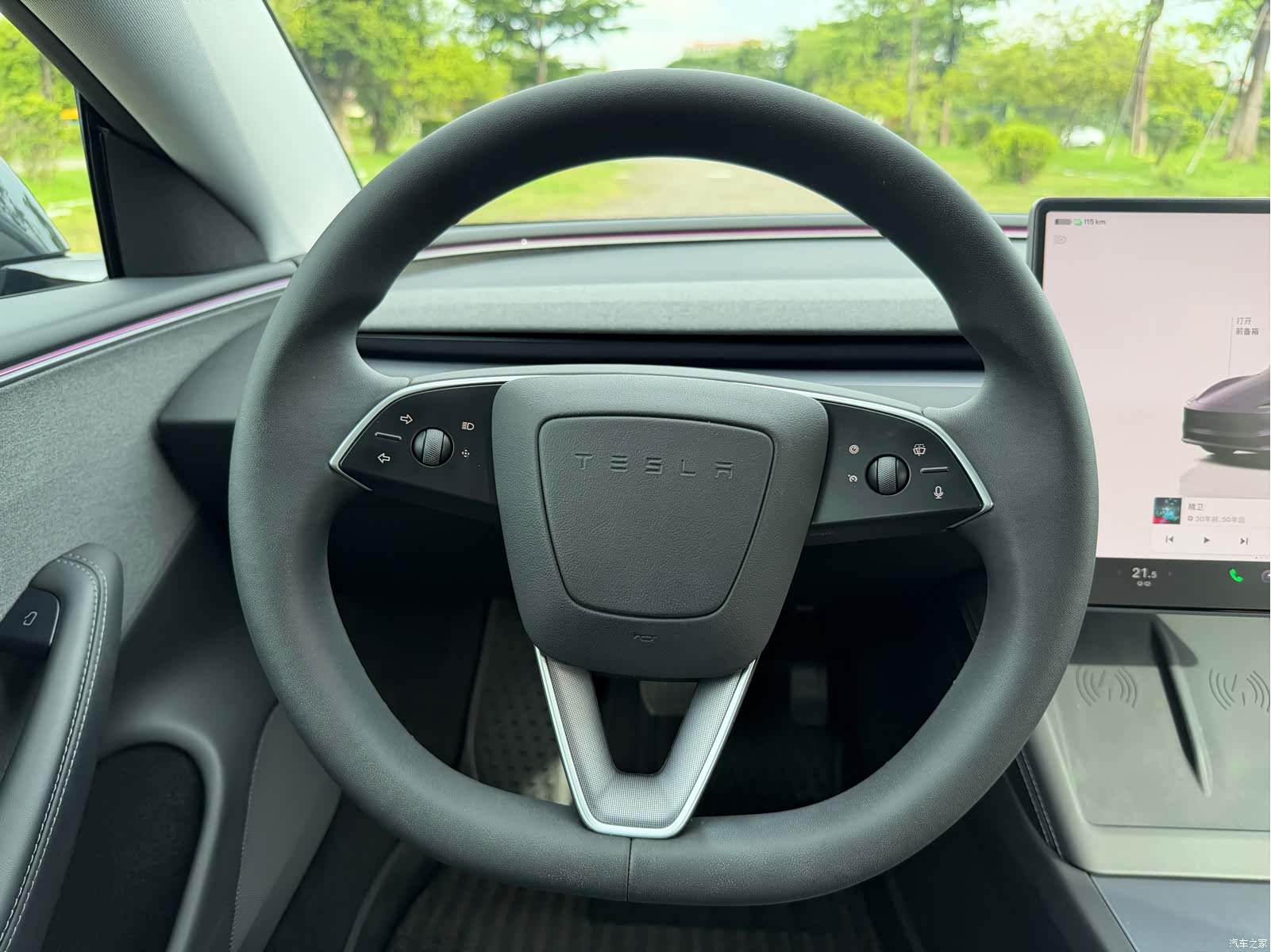 Tesla Model 3, 2025 6