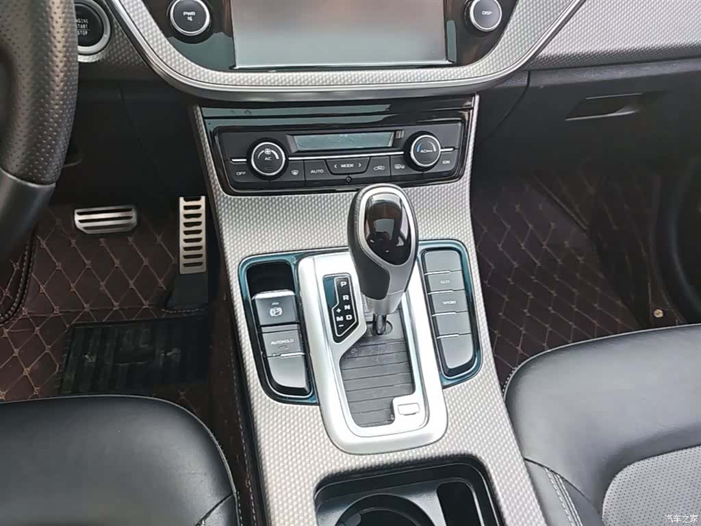 Geely Emgrand, 2018 14