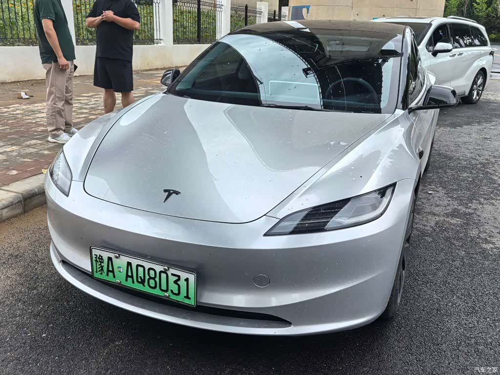 Tesla Model 3, 2024 1