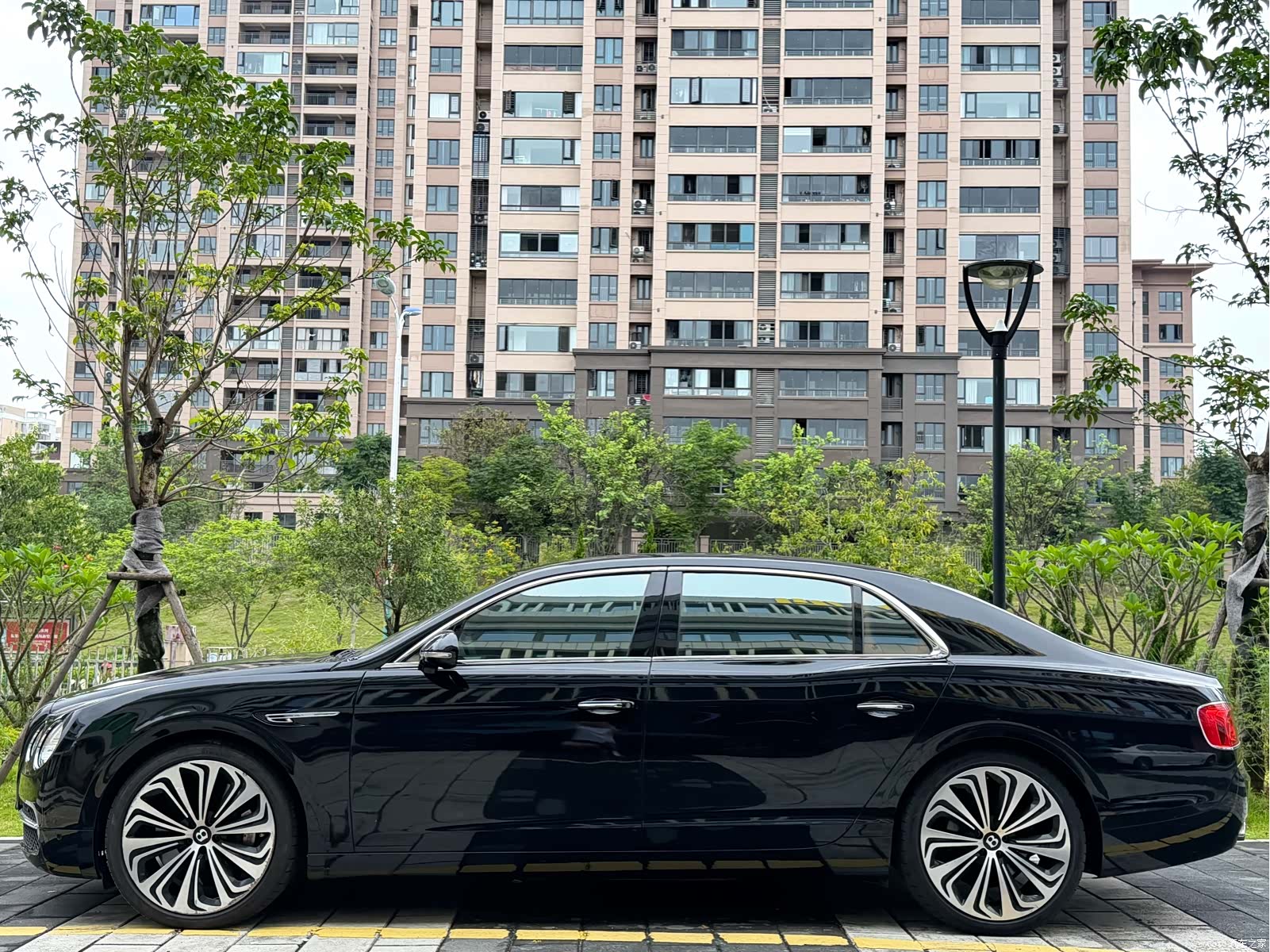 Bentley Flying Spur, 2016 4