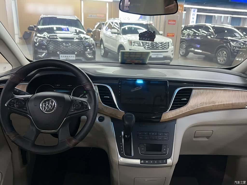 Buick GL8, 2017 10
