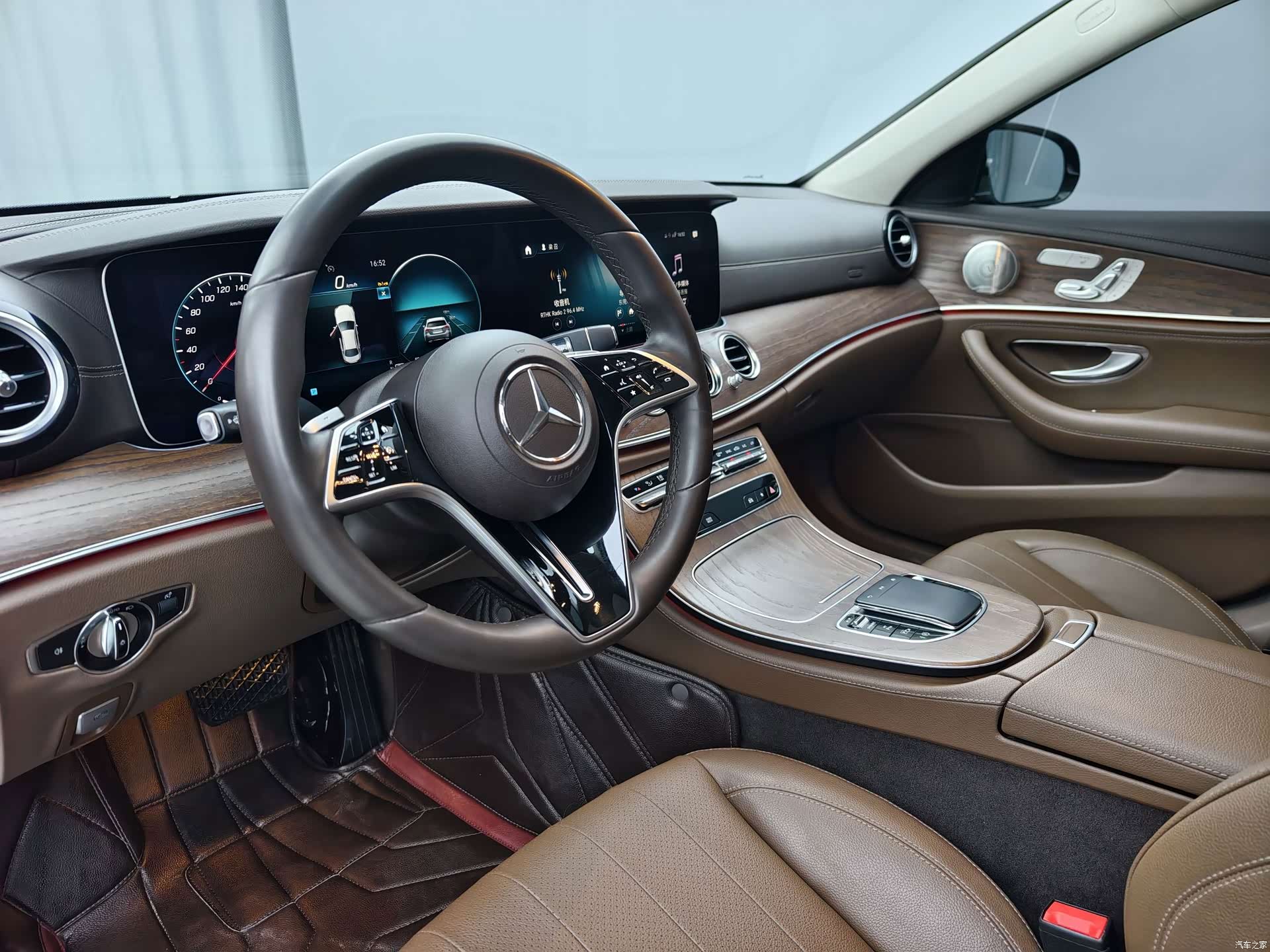 Mercedes-Benz E-Class, 2023 10