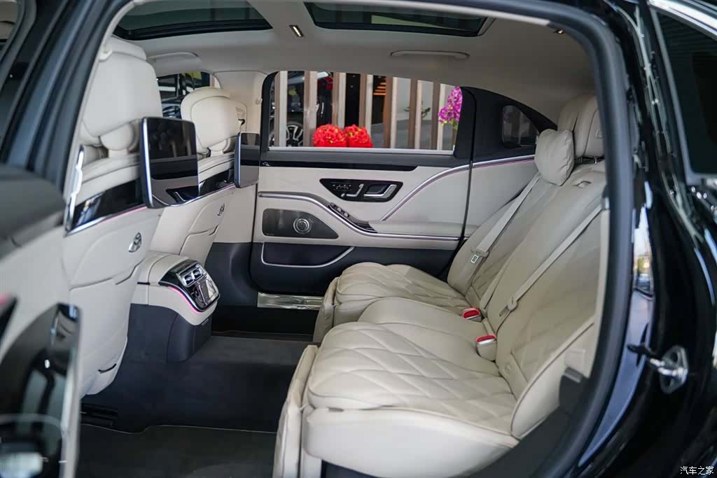 Maybach S-Class, 2023 11