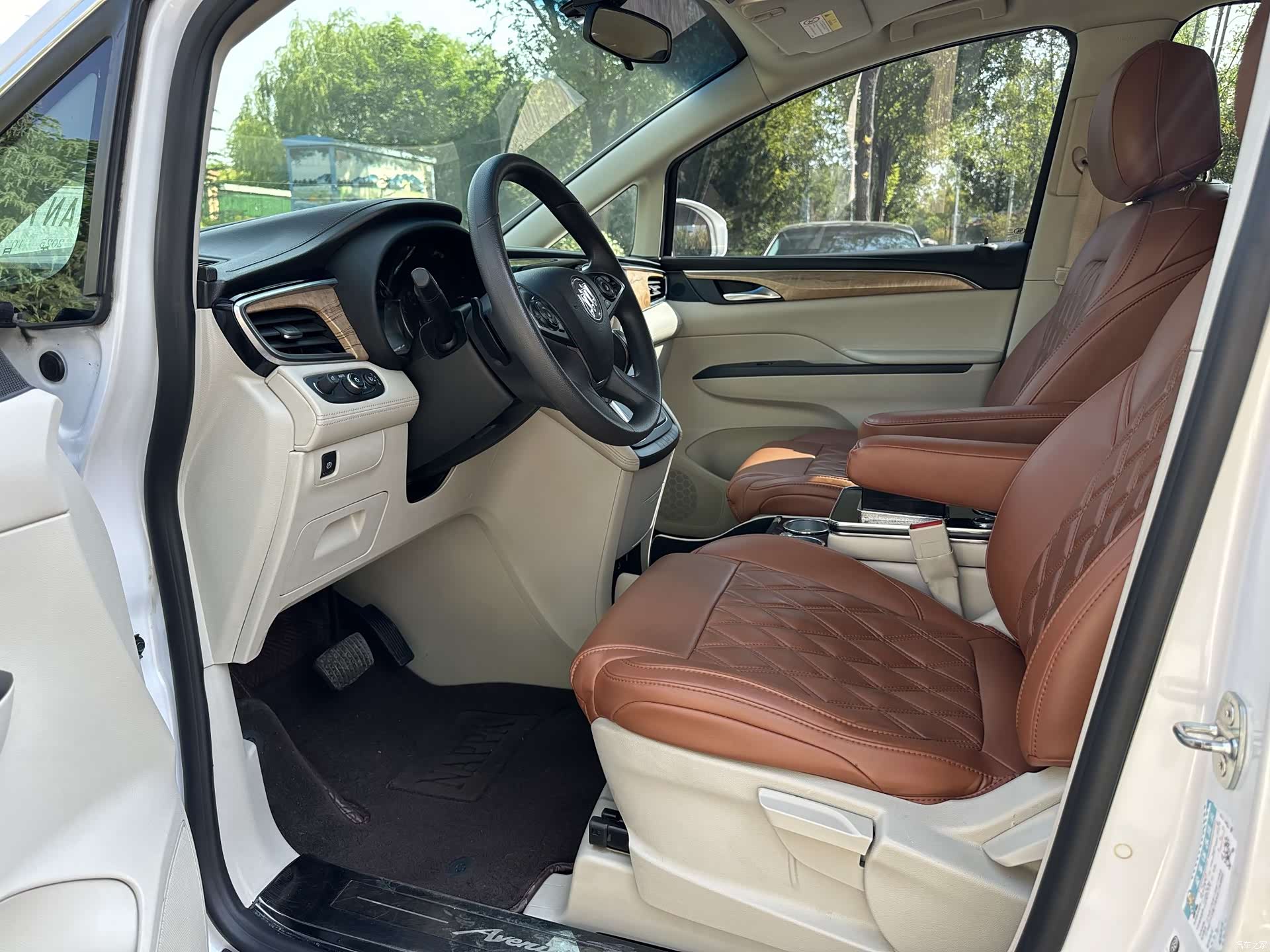 Buick GL8, 2019 7