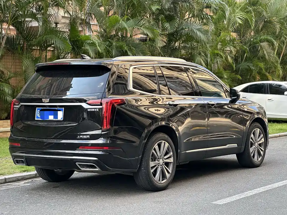 Cadillac XT6
