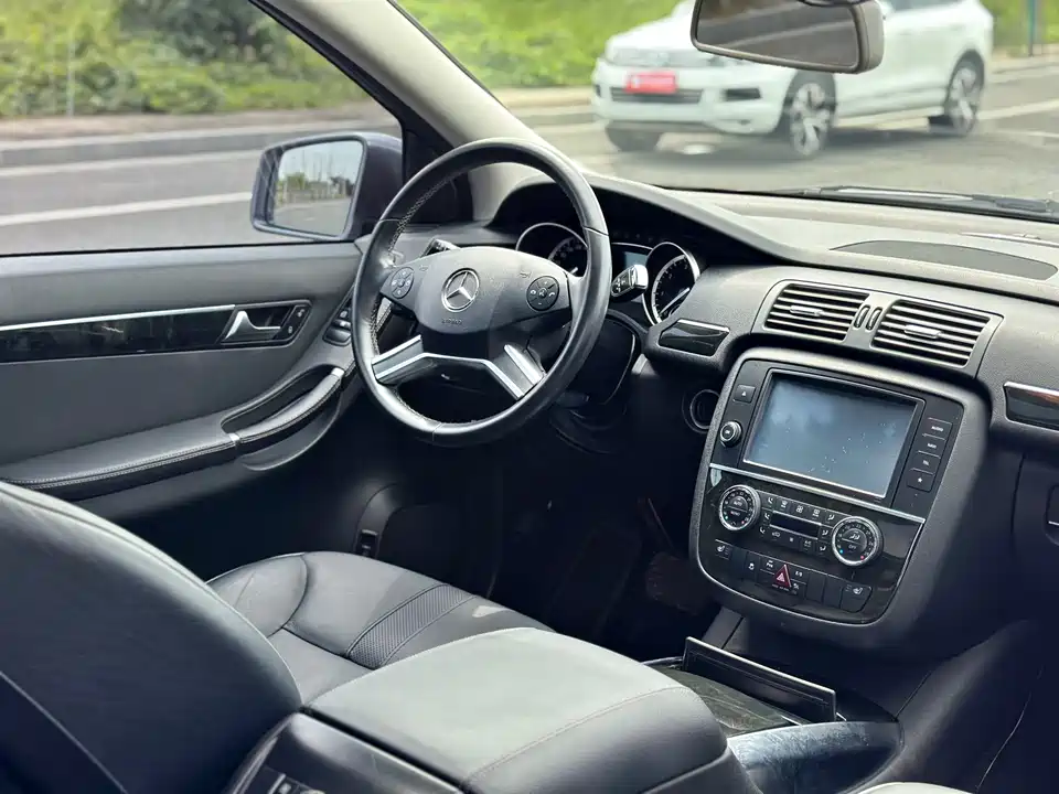 Mercedes-Benz R-class