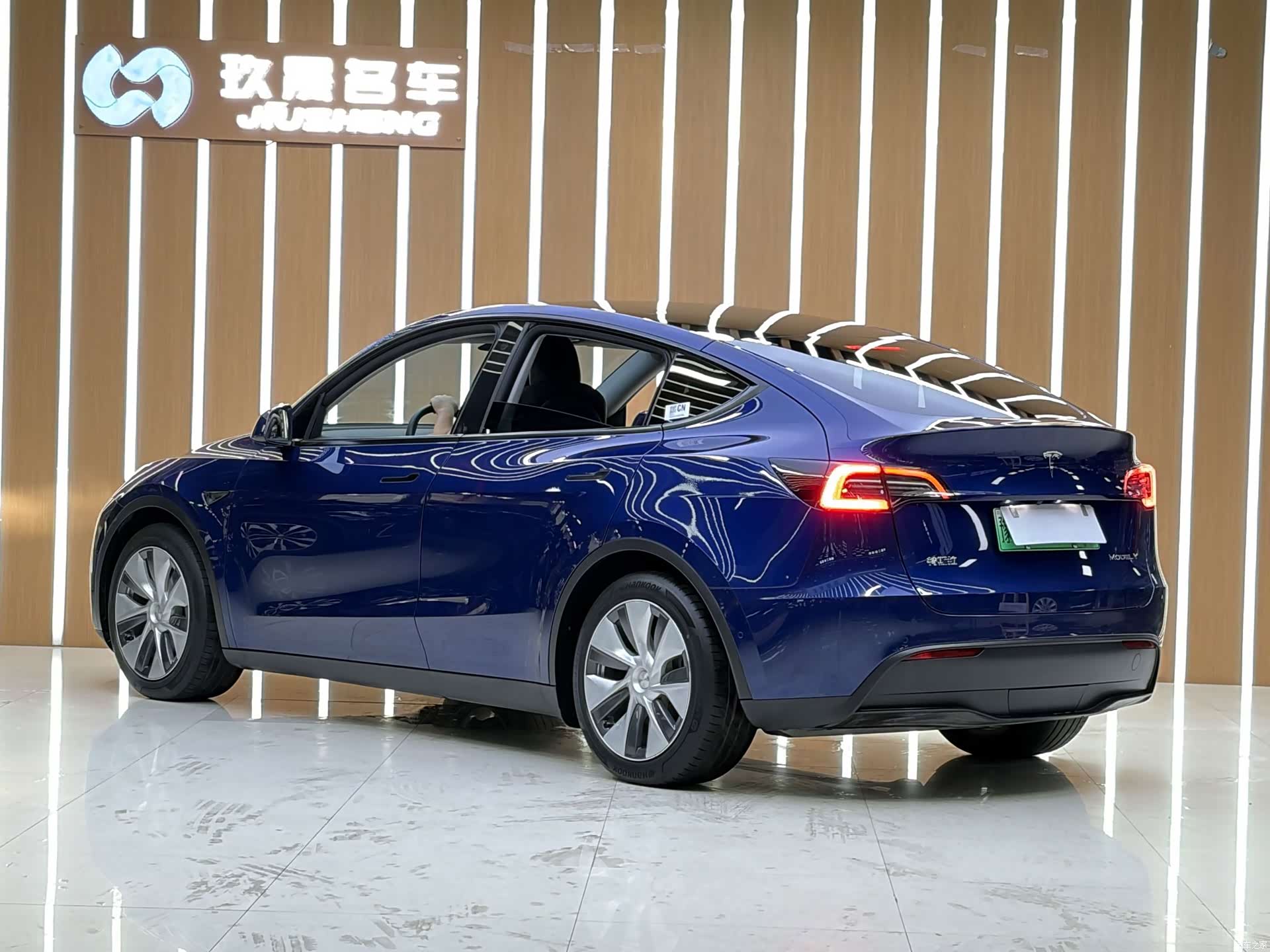 Tesla Model Y, 2022 19