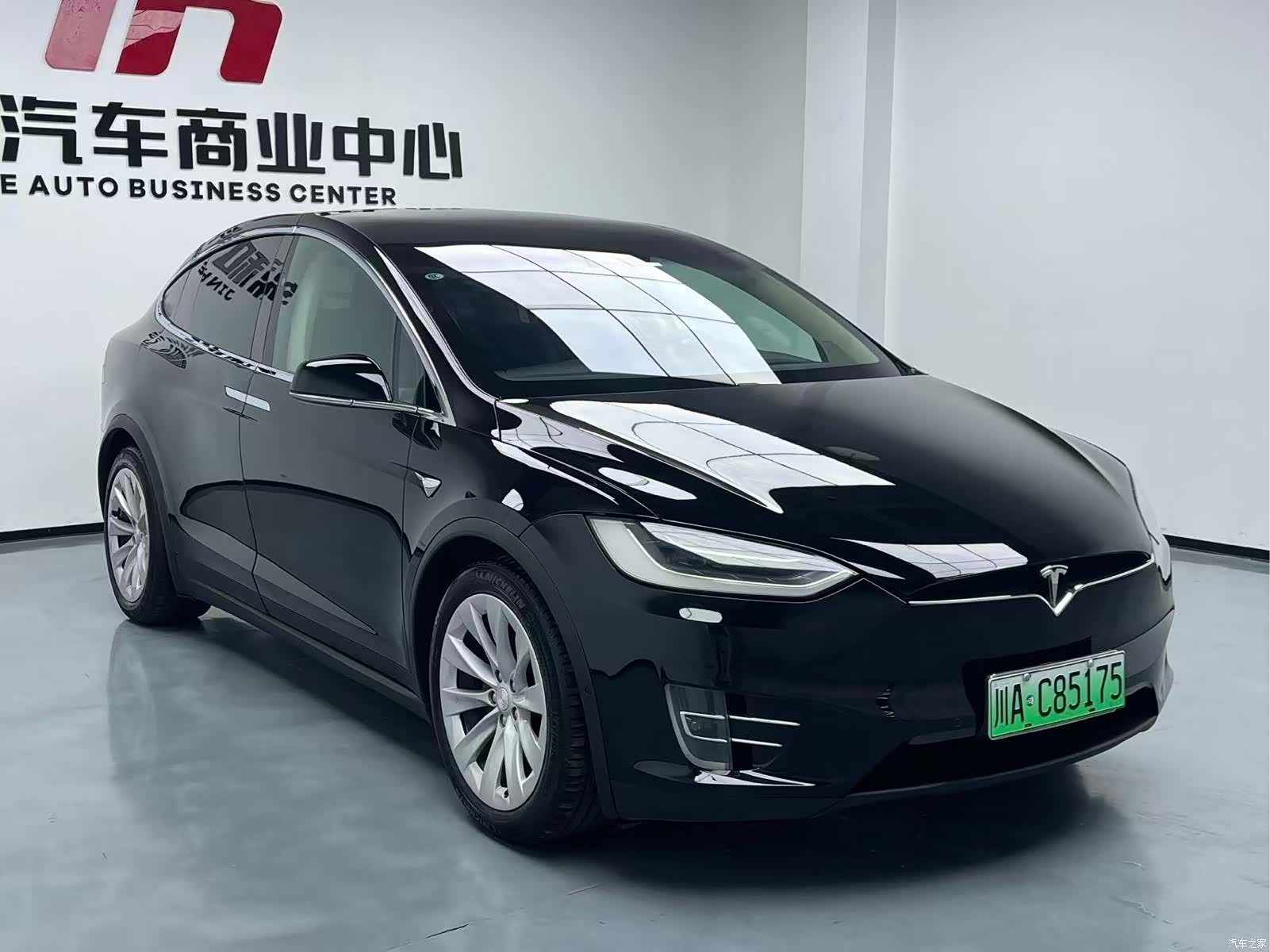 Tesla Model X, 2017 3