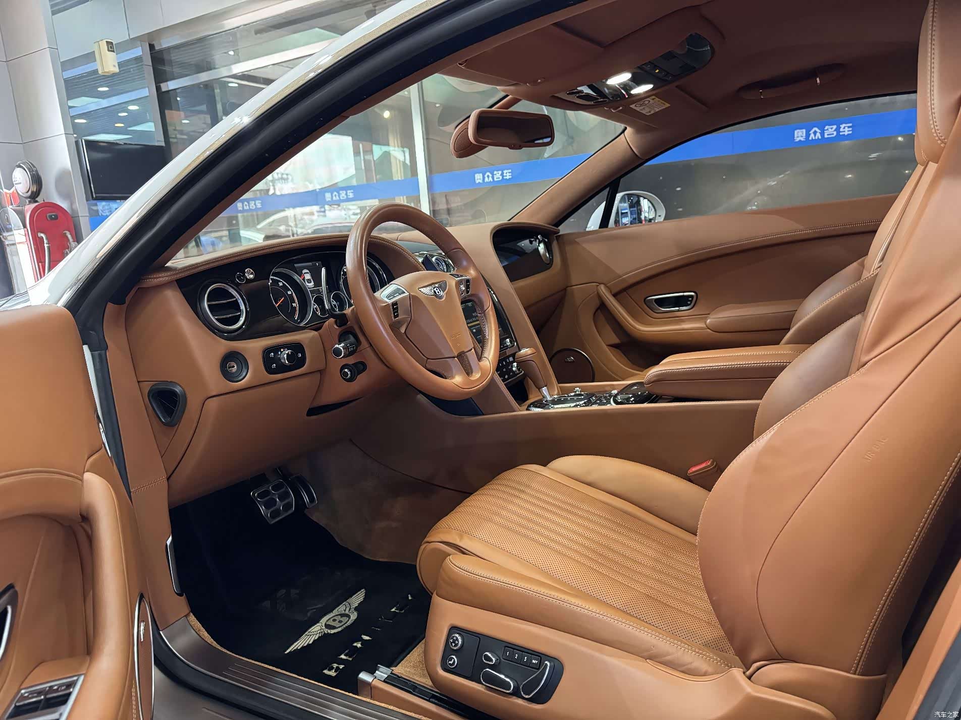 Bentley Continental GT, 2017 все фото