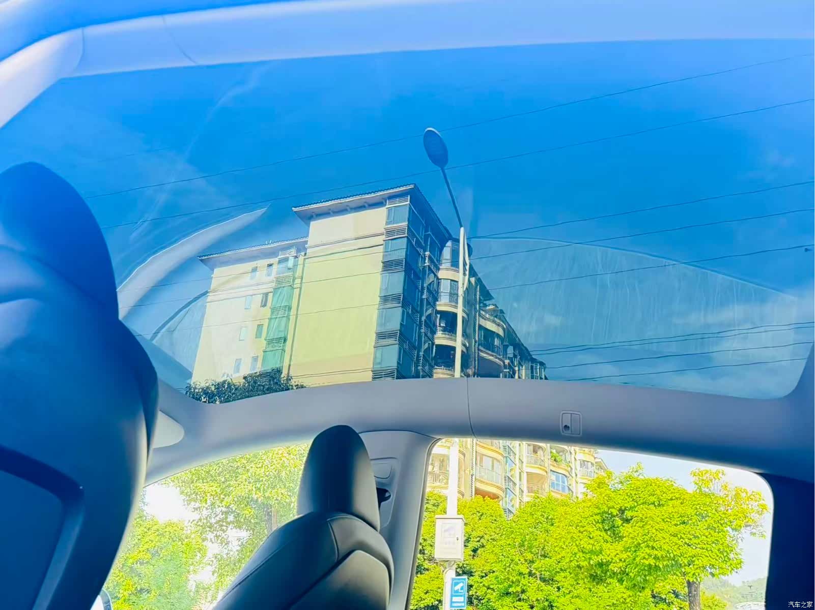 Tesla Model Y, 2023 14