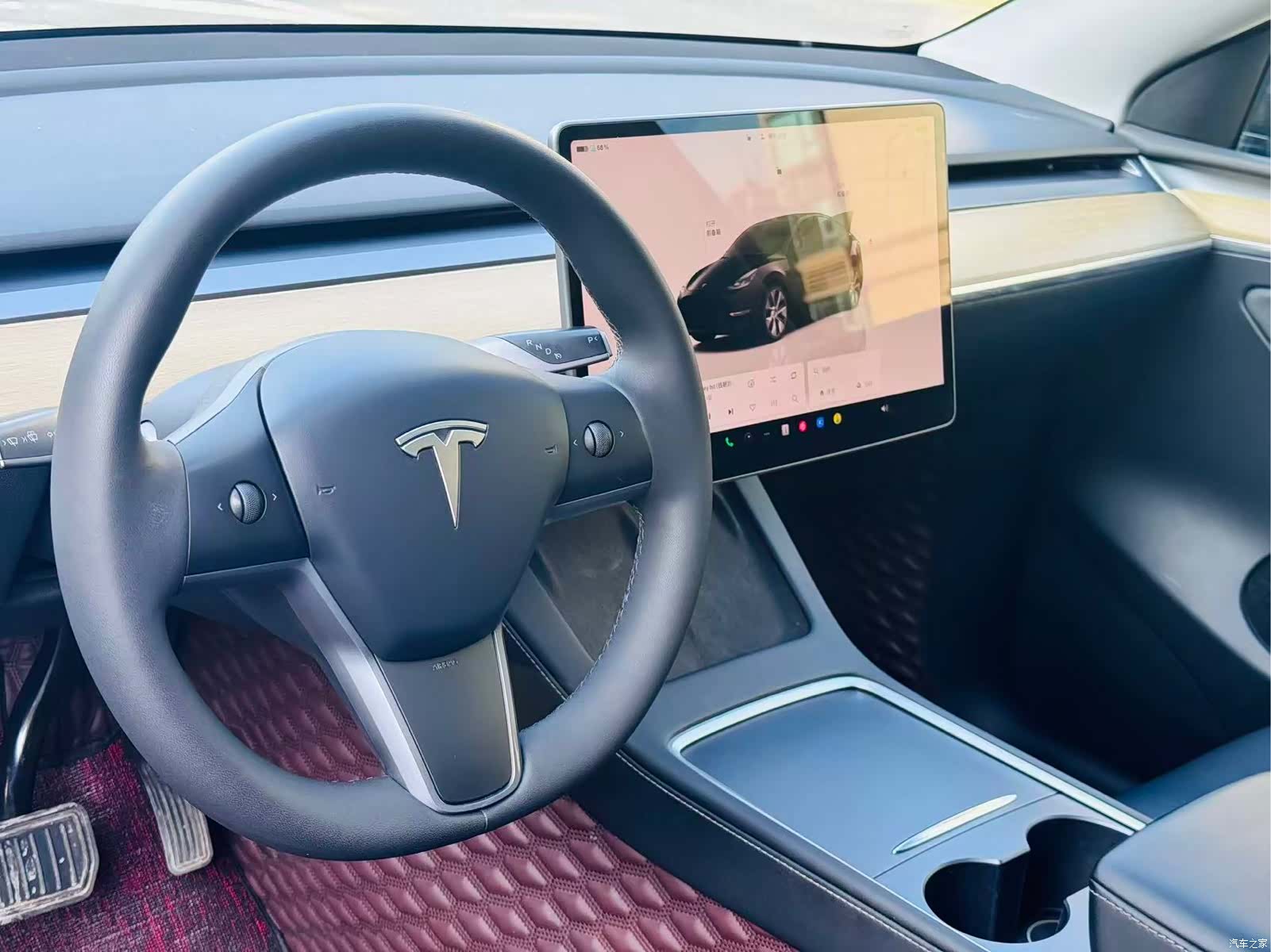 Tesla Model Y, 2023 10