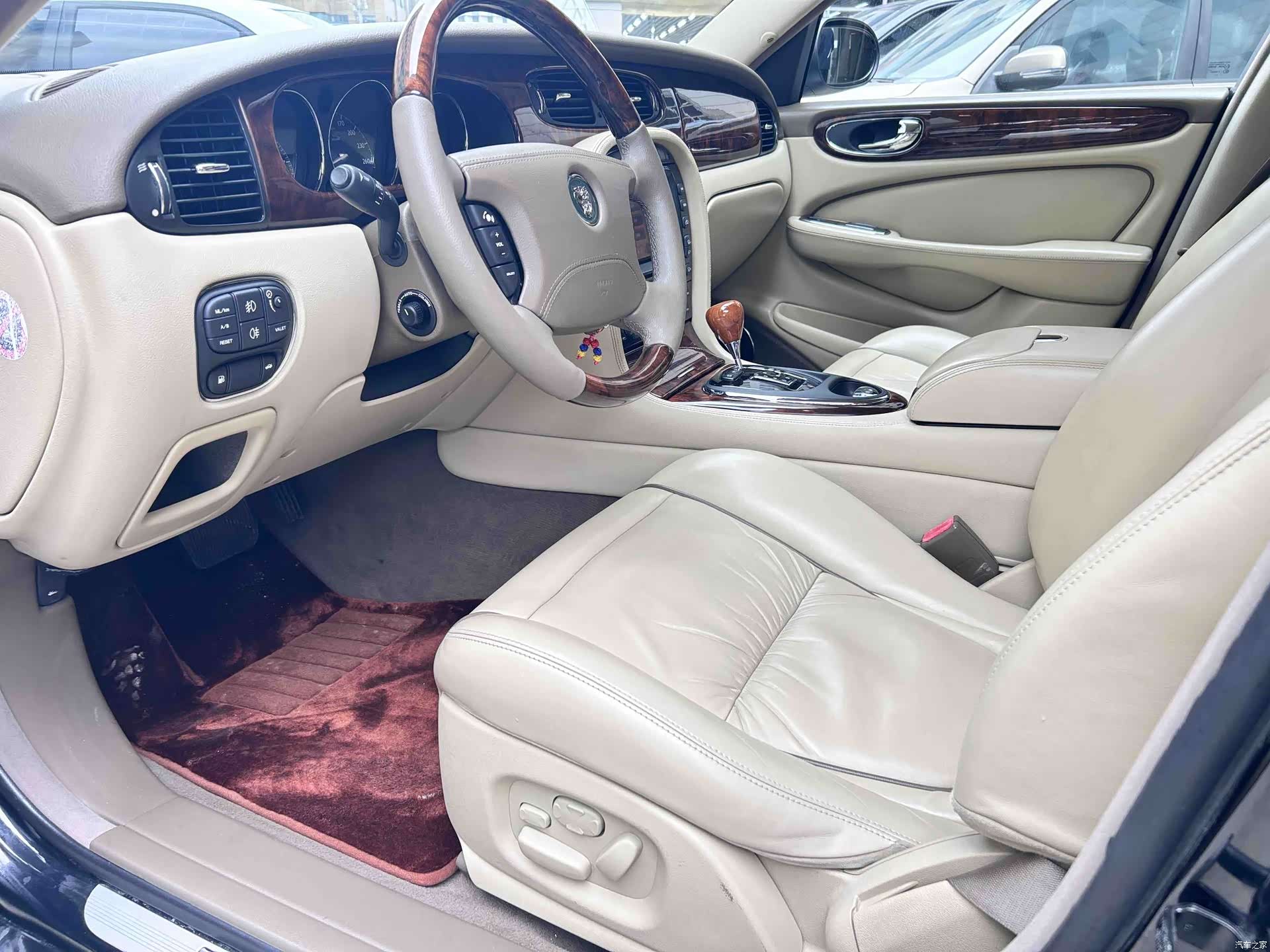 Jaguar XJ, 2006 8