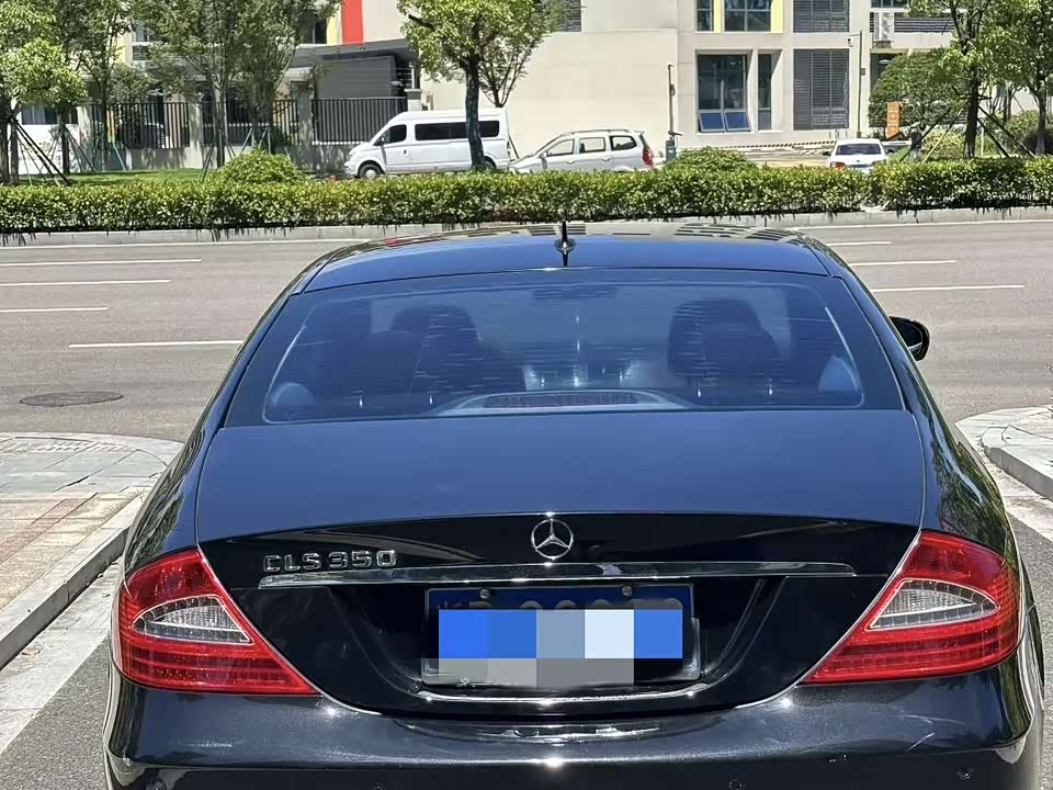Mercedes-Benz CLS Mercedes-Benz CLS