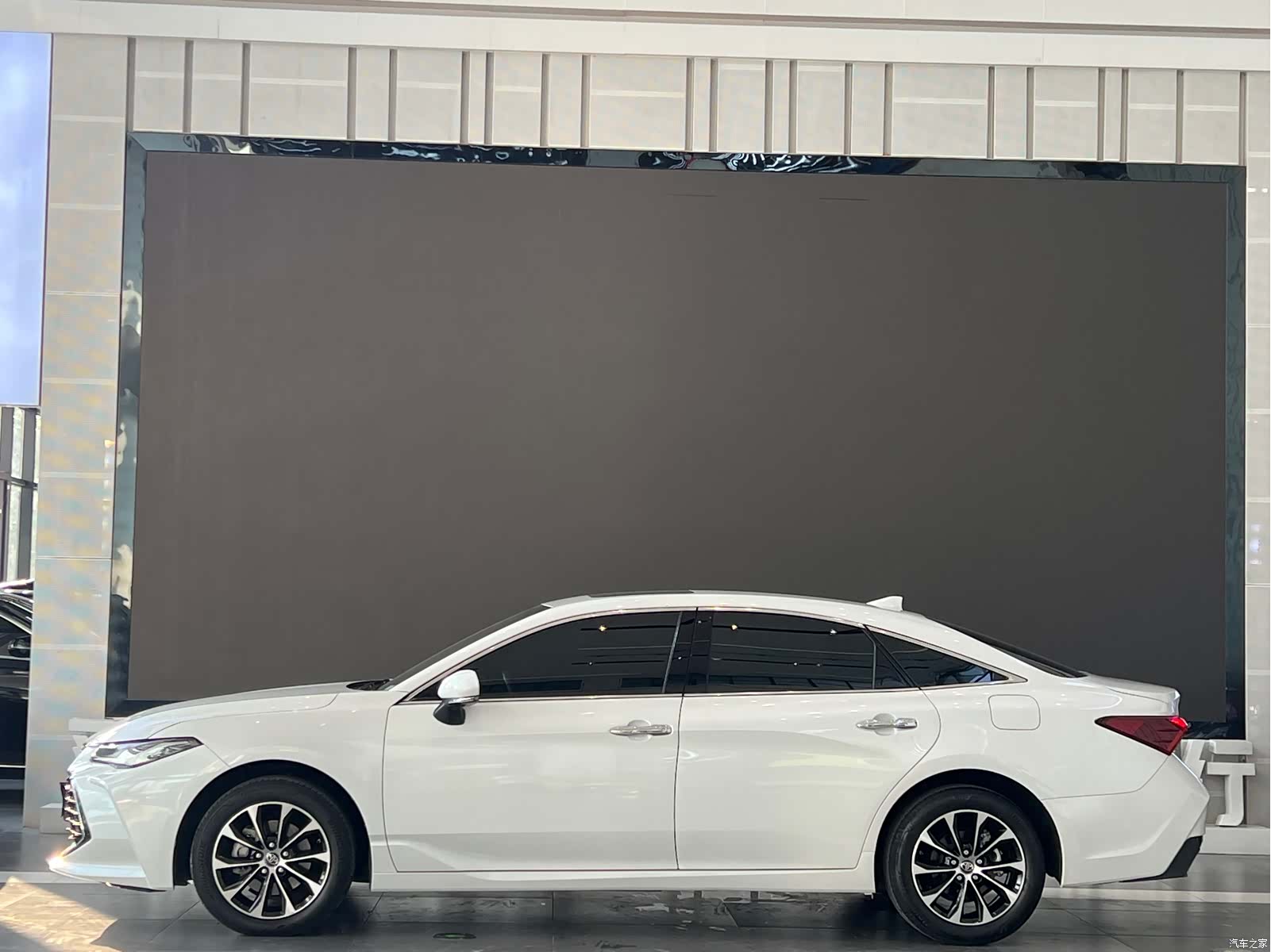Toyota Avalon, 2023 4