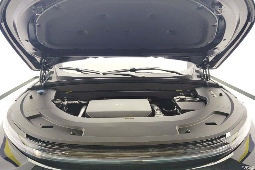 Li Auto L7, 2024 10