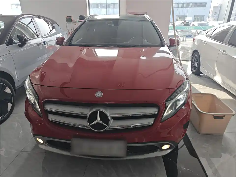 Mercedes-Benz GLA