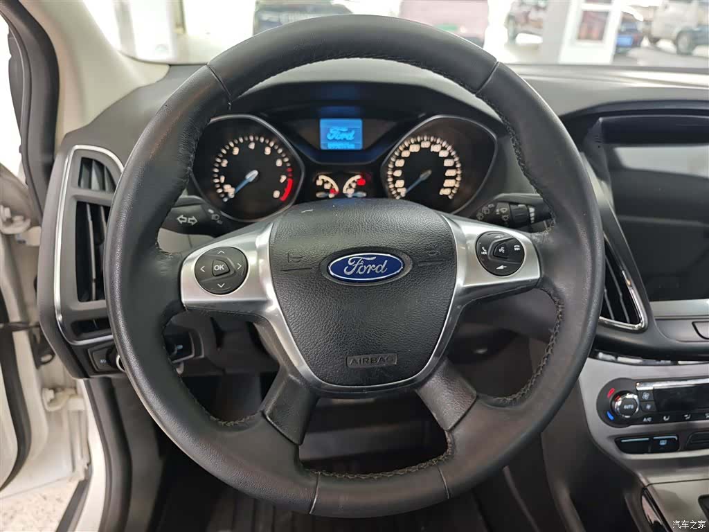 Ford Focus, 2014 8