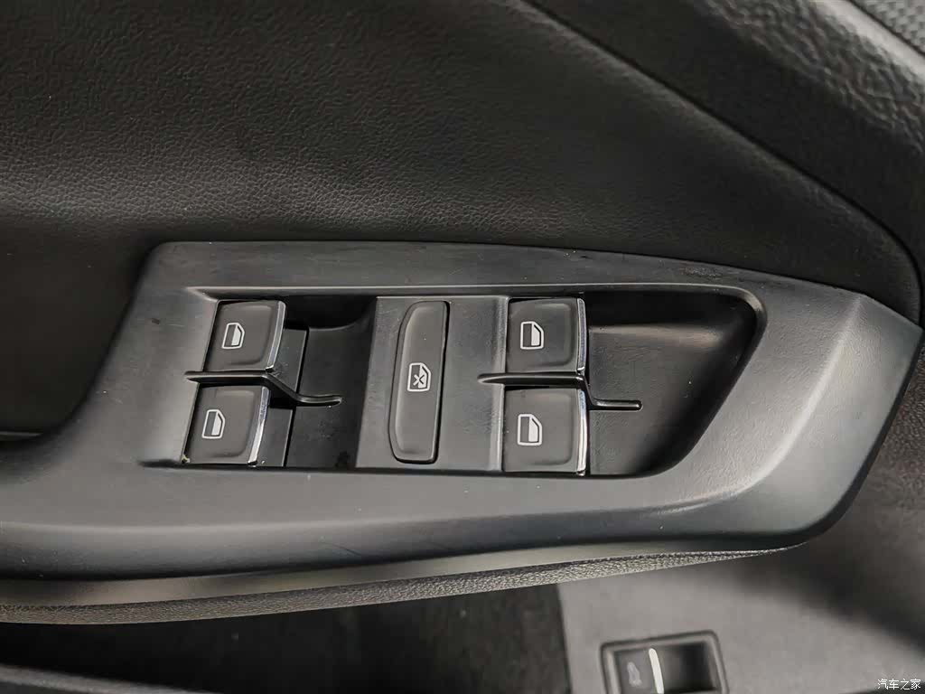 Volkswagen Sagitar, 2019 9