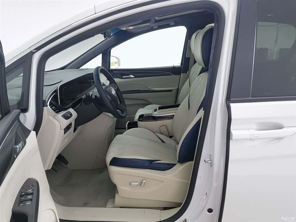 Buick GL8, 2020 10