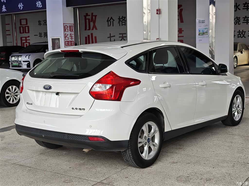 Ford Focus, 2014 11