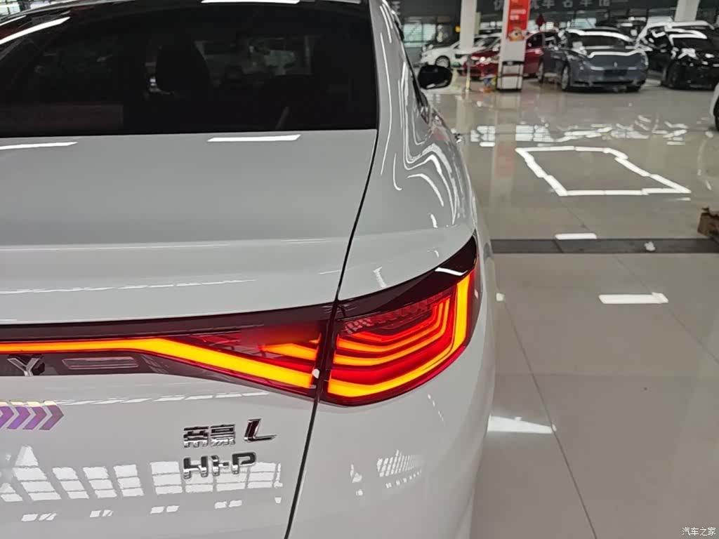 Geely Emgrand, 2023 8
