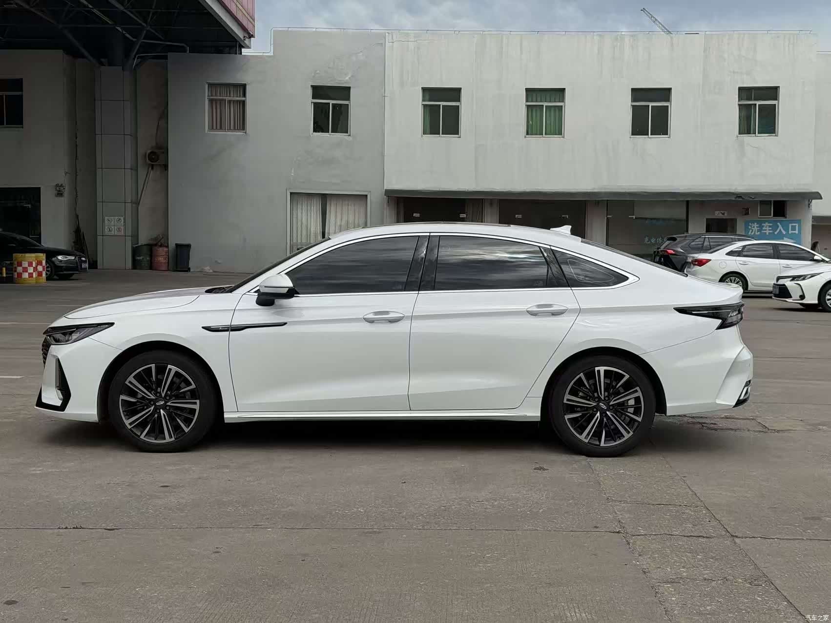 Chery Arrizo 8, 2023 4