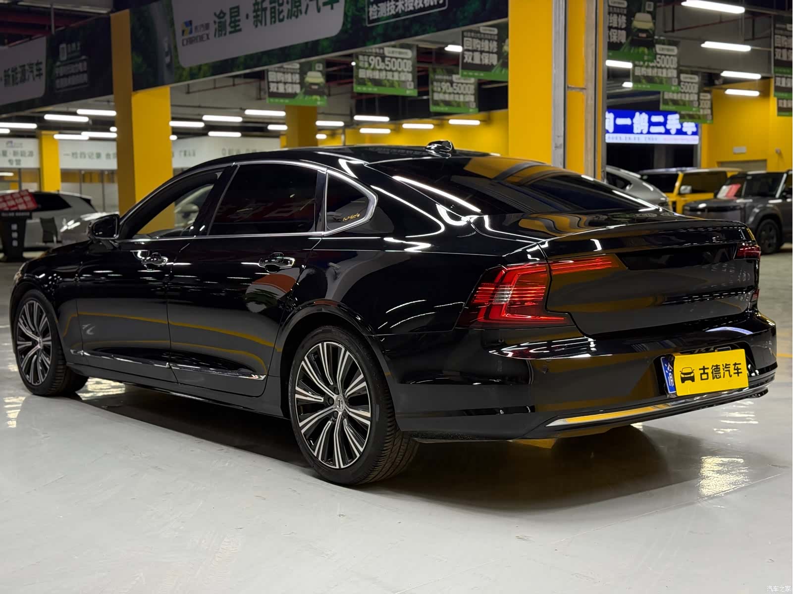 Volvo S90, 2022 все фото