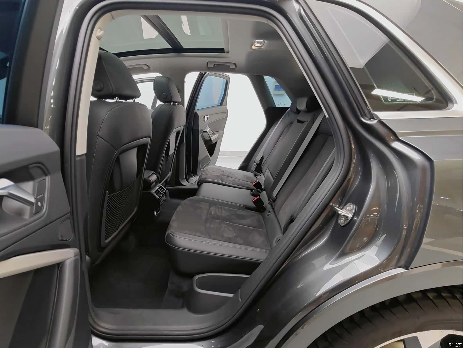 Audi Q3, 2023 10