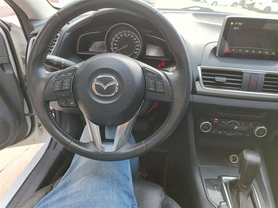 Mazda 3 Angkesaila