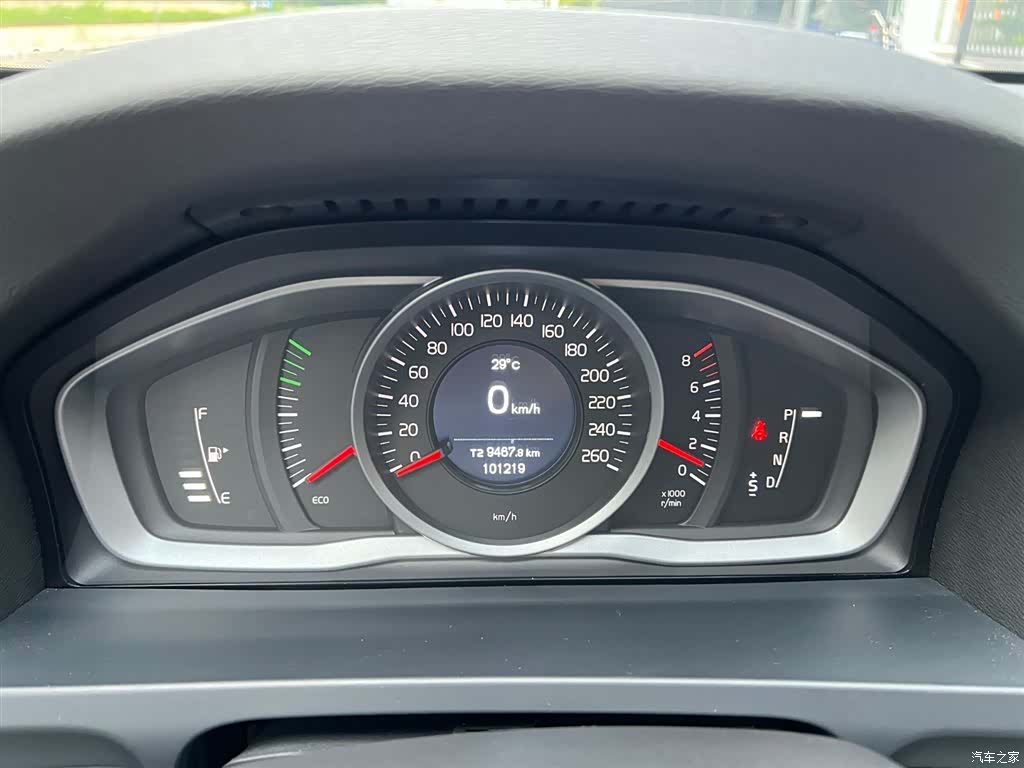 Volvo V60, 2015 6