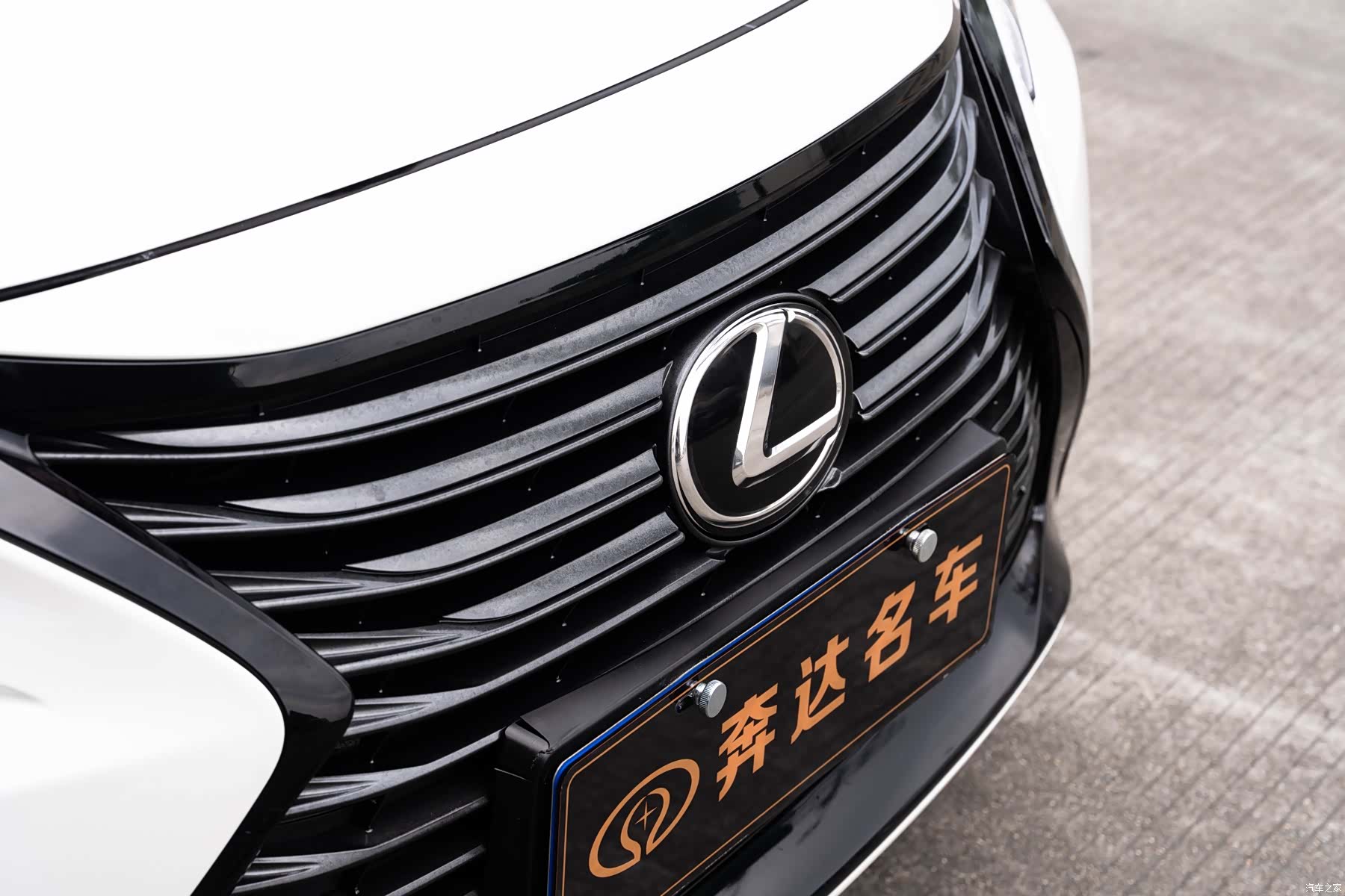 Lexus ES, 2018 9
