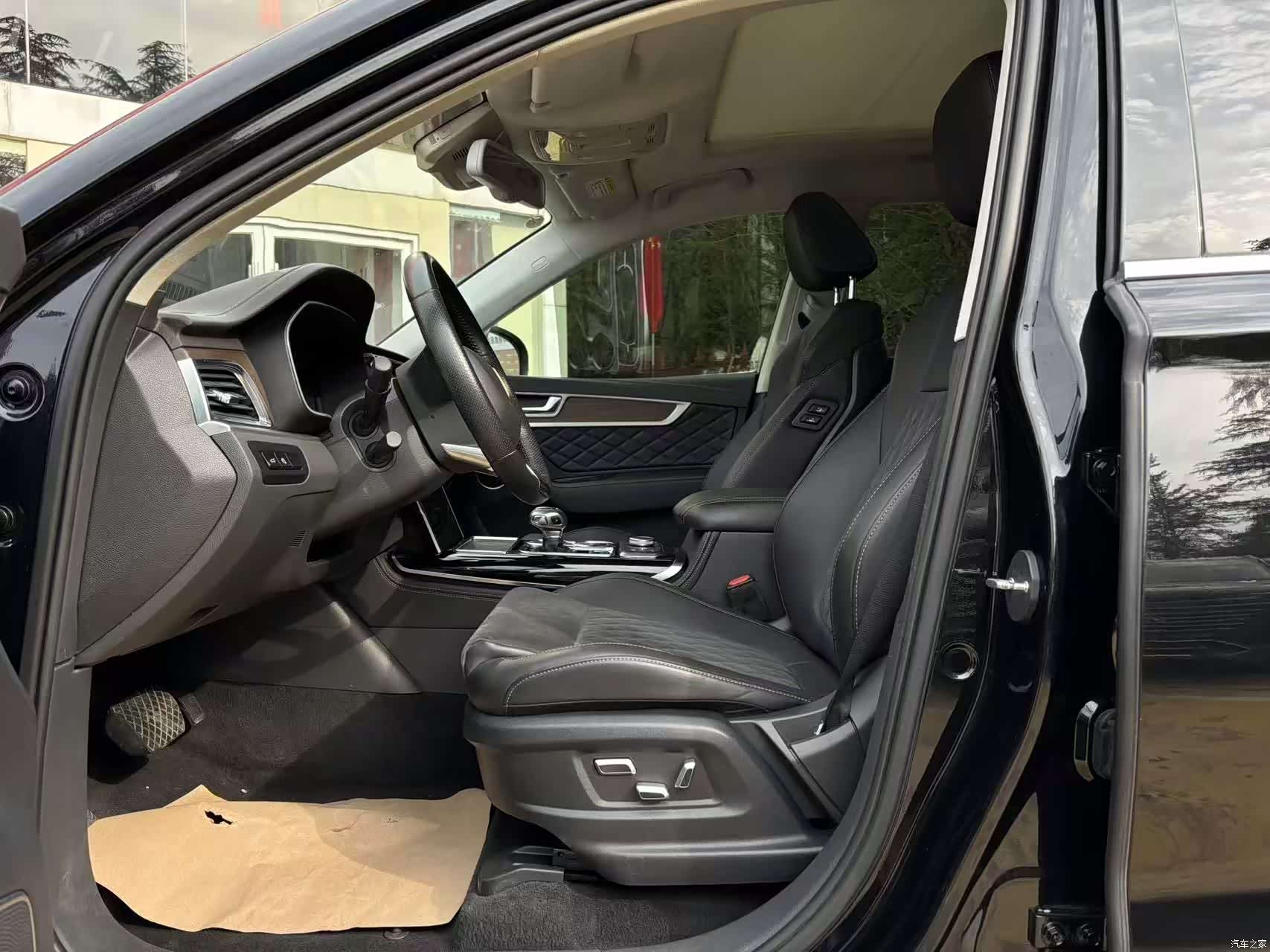 Hongqi HS7, 2023 6