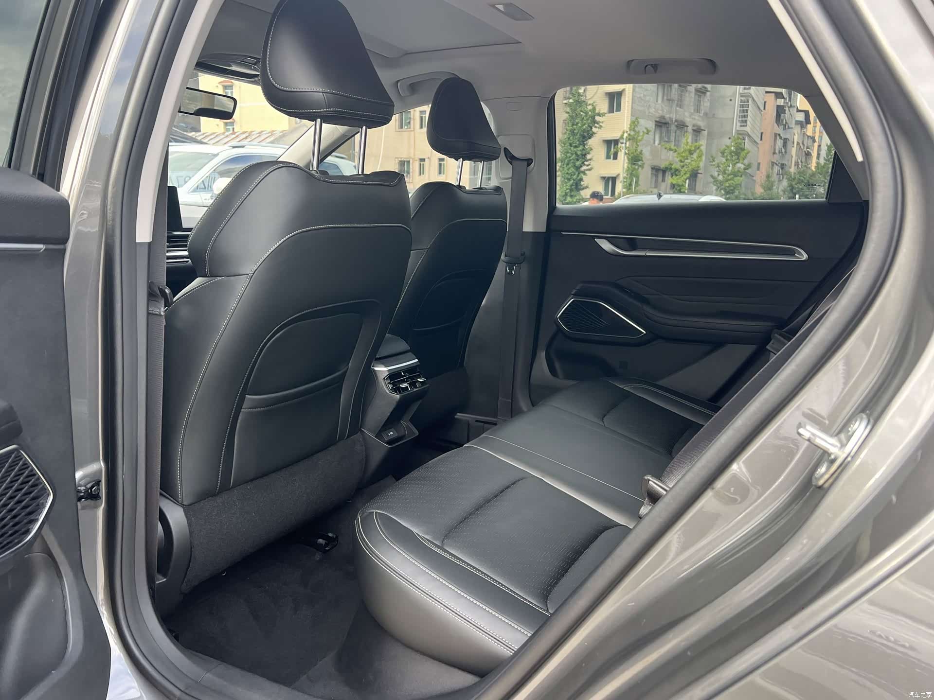 Geely Emgrand, 2023 9