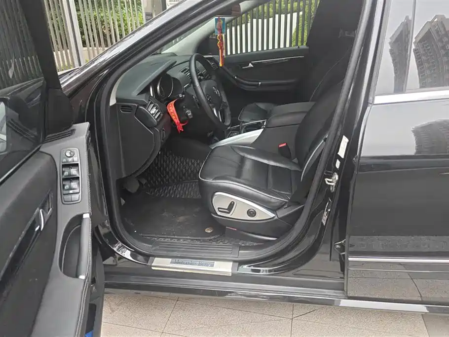 Mercedes-Benz R-class