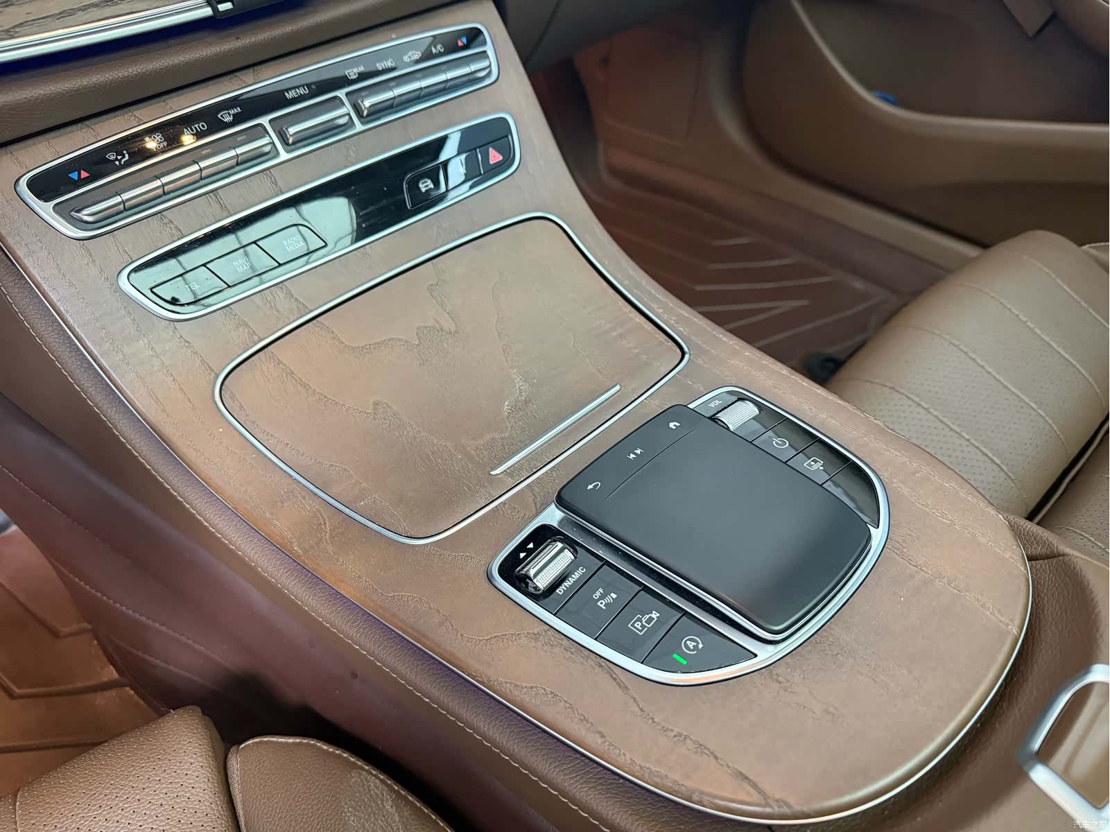 Mercedes-Benz E-Class, 2022 11