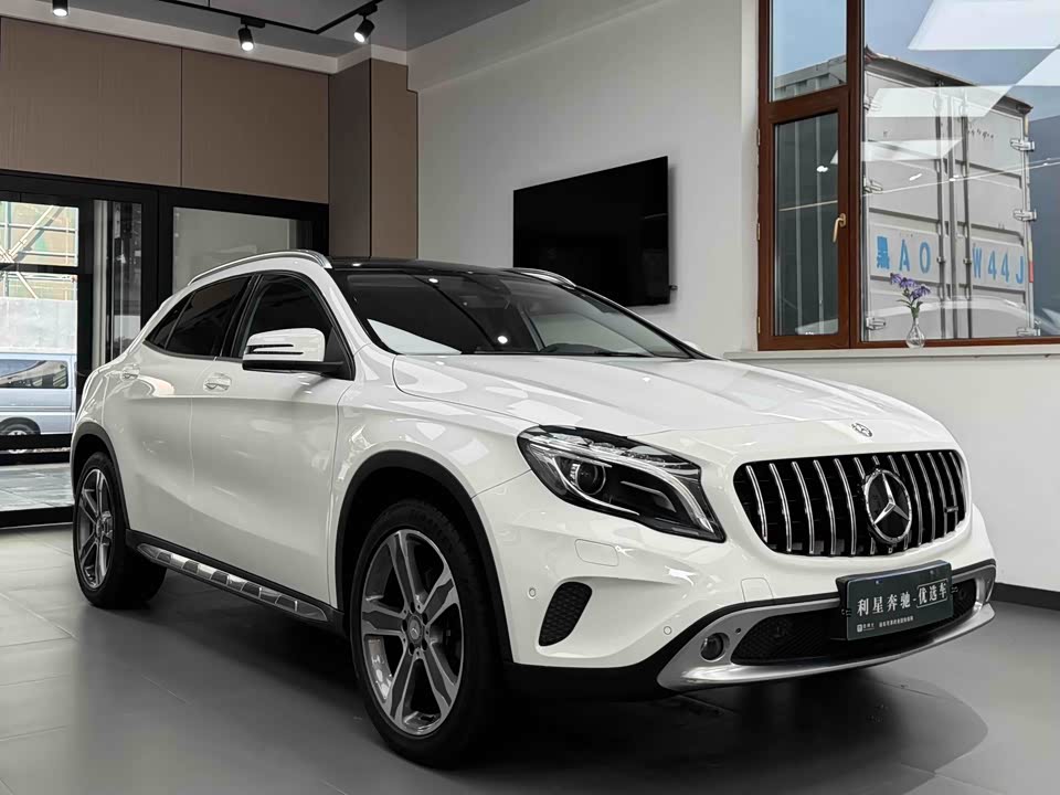 Mercedes-Benz GLA