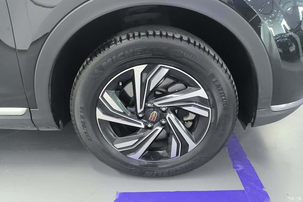 Hongqi HS5, 2022 6
